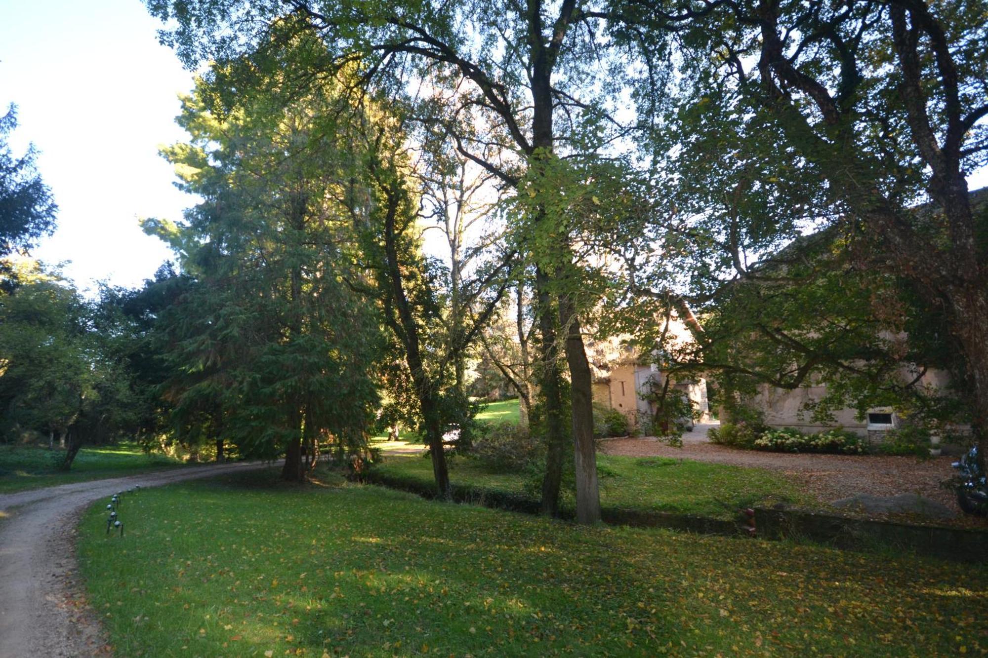 Le Domaine De Moroges Panzió Kültér fotó
